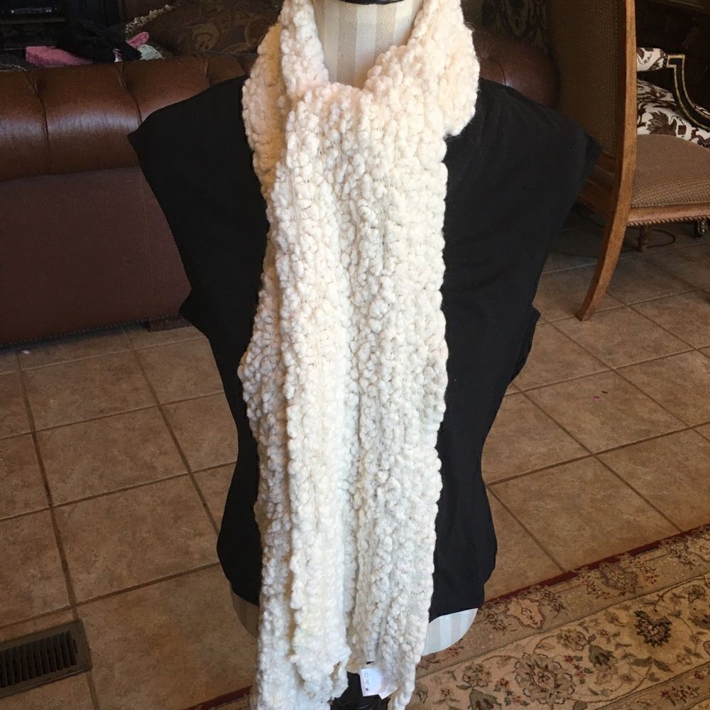 HOMEMADE HAND Knit Scarf!